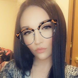 Meet your Posher, Kylee